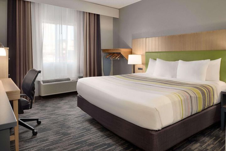 Country Inn & Suites by Radisson Brookings, SD