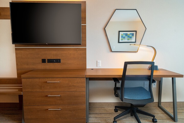 Room 22 of 37