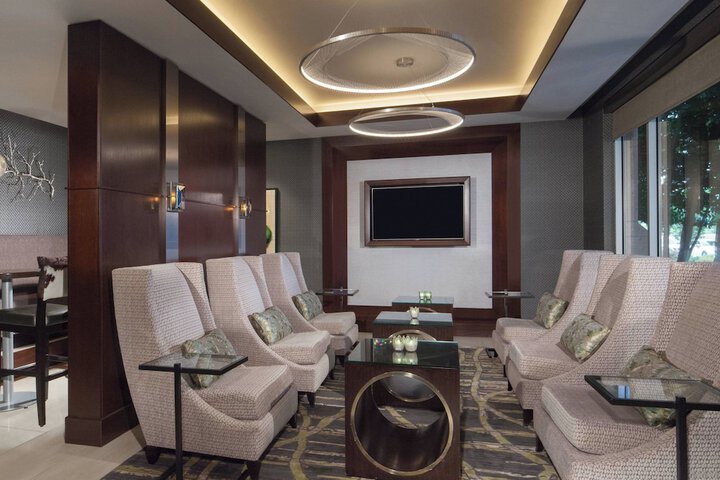 Lounge 50 of 59