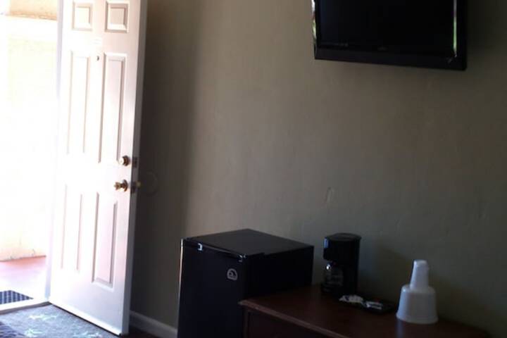 Room 16 of 37