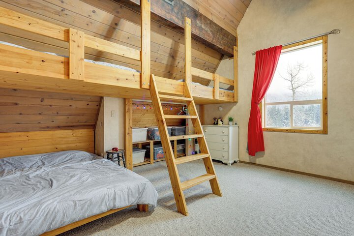 Snoqualmie Pass Cabin w / Deck: Walk to Ski Lift