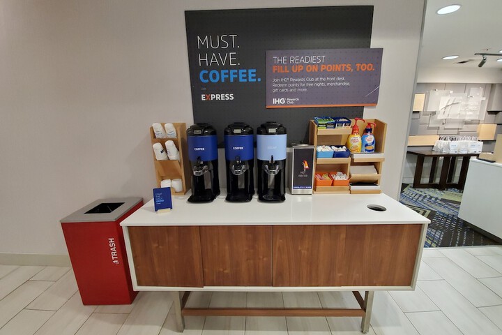 Holiday Inn Express & Suites Seattle North - Lynnwood by IHG