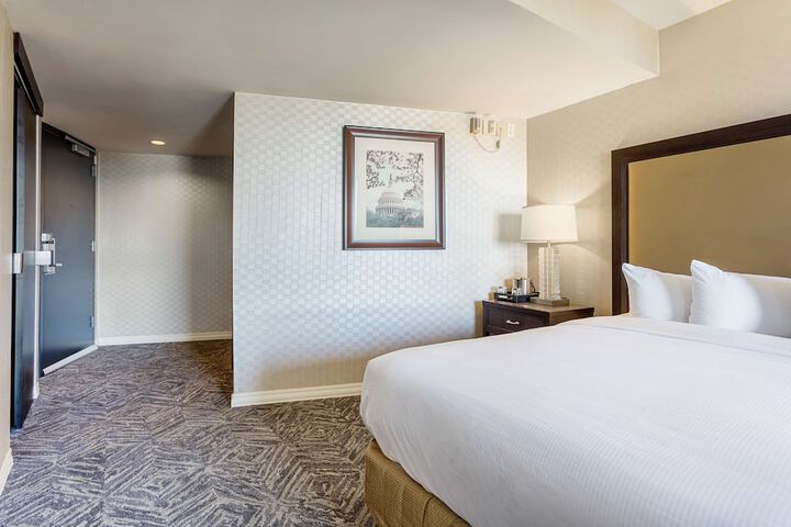 Room 26 of 100