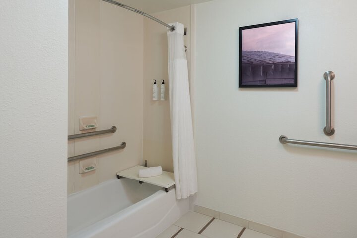 Room 20 of 38