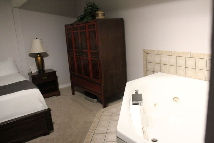 Room 150 of 219
