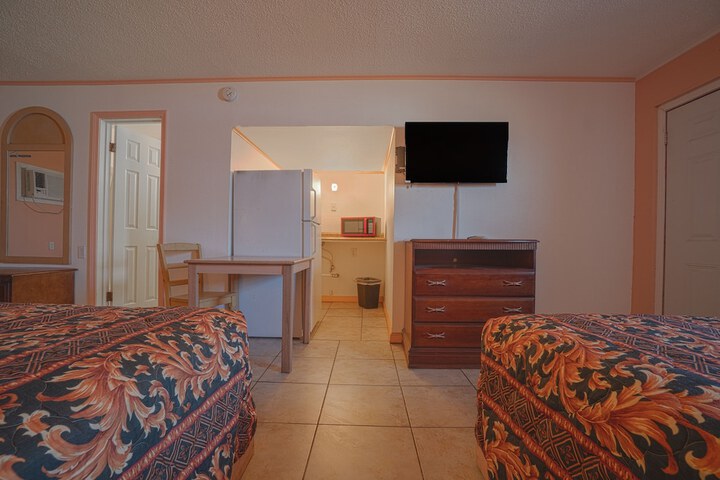 Room 17 of 64