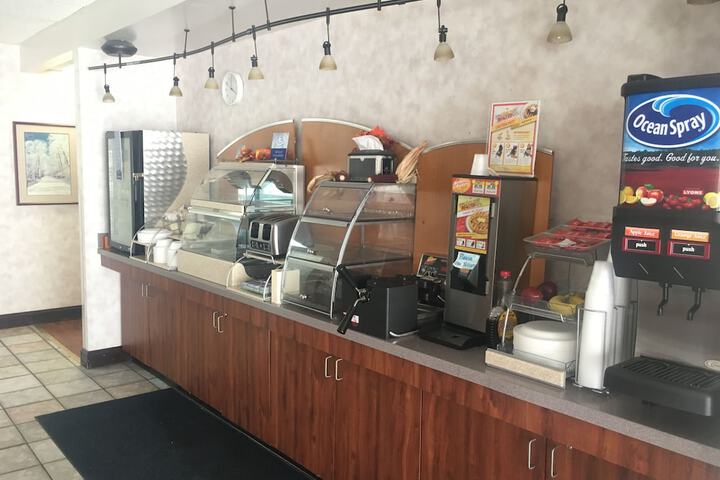 Breakfast/Coffee Service 37 of 44