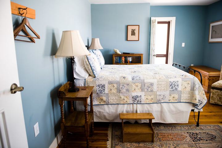 Room 25 of 37