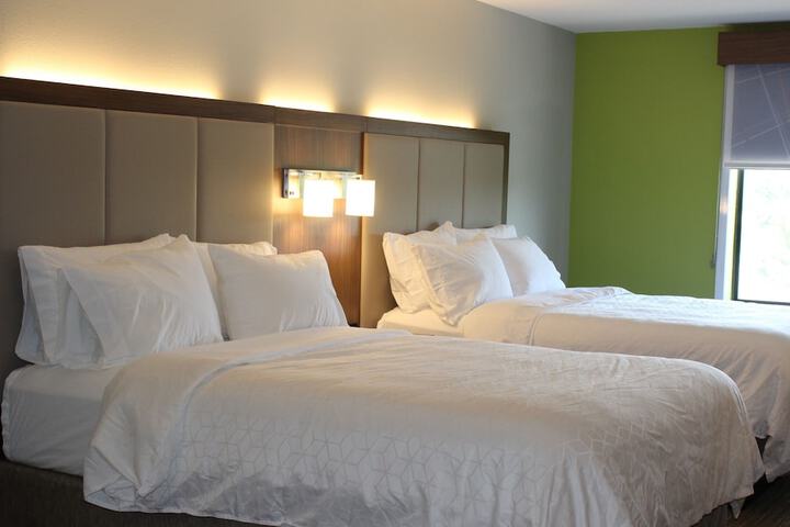 Holiday Inn Express Forest City by IHG
