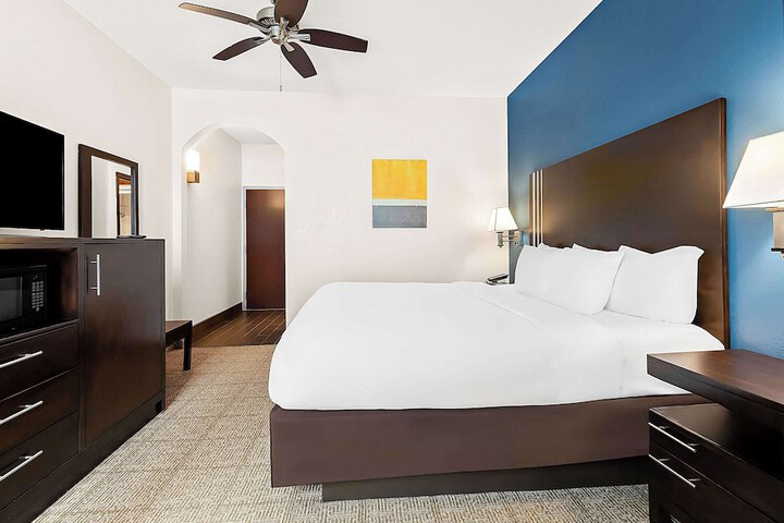 Room 42 of 66