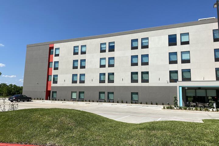 avid hotels Beaumont by IHG
