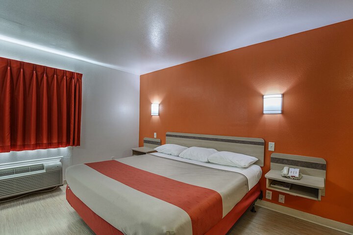 Room 22 of 31