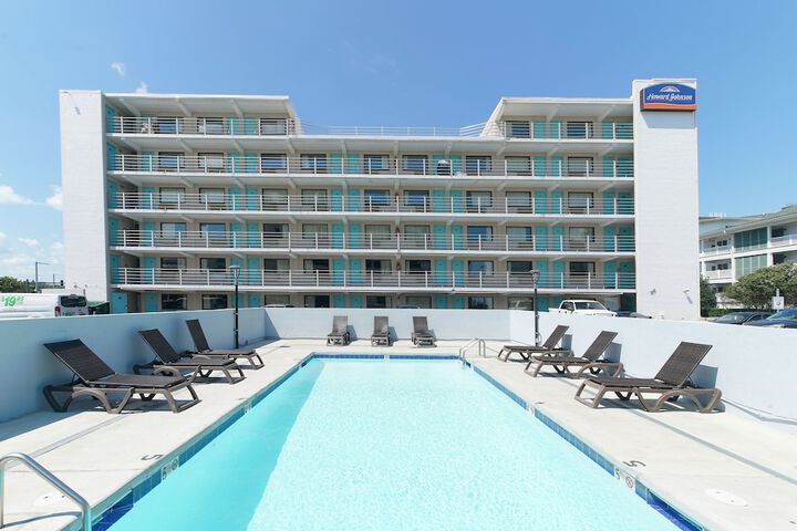 Howard Johnson by Wyndham Virginia Beach at the Beach