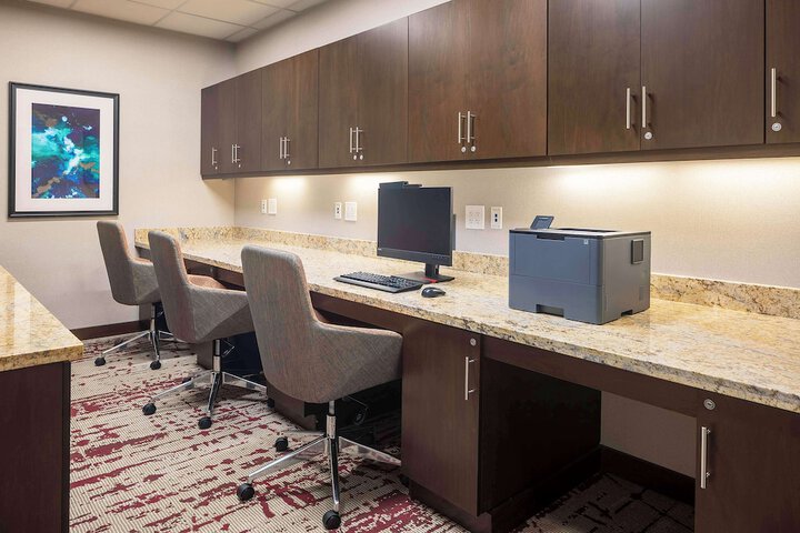 Business Center 44 of 44