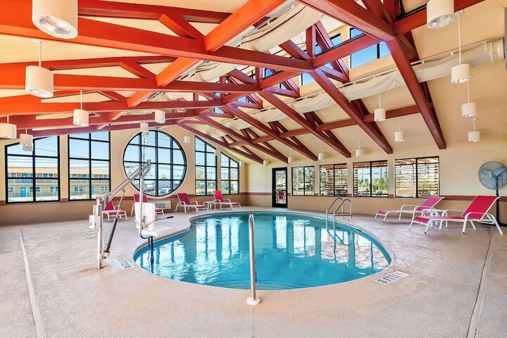 Comfort Suites
