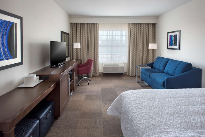 Room 28 of 38