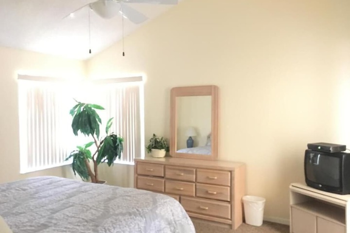 Room 14 of 35