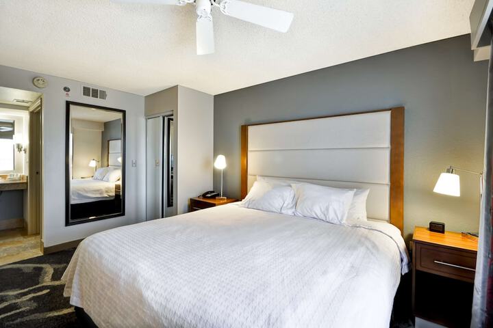 Room 32 of 48