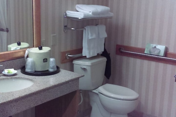 Best Western Plus Landmark Inn