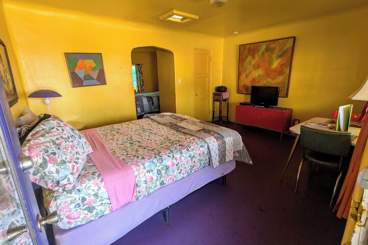 Room 169 of 286