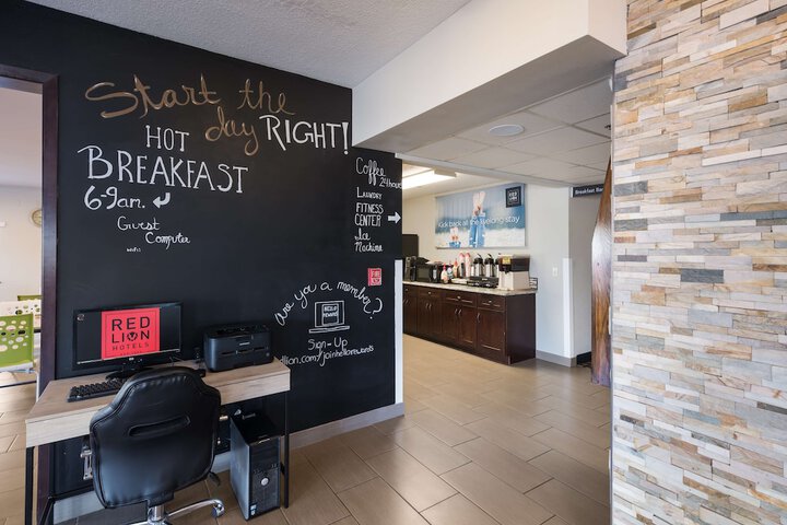 Business Center 39 of 39