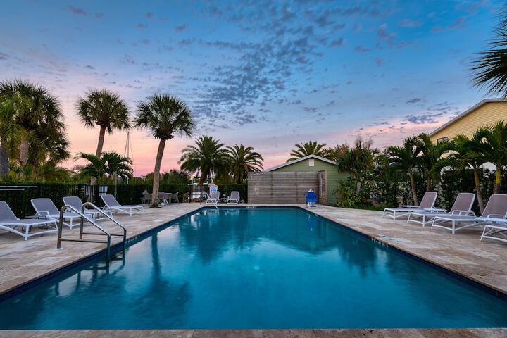 Escape Coastal Resort on Casey Key