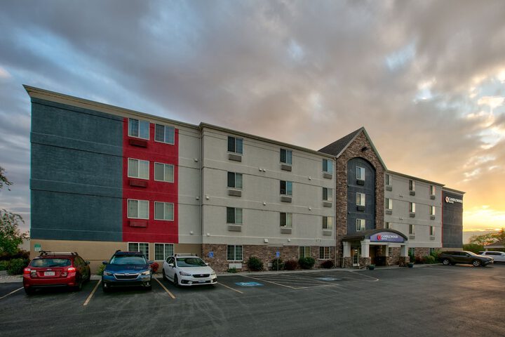 Hotel 2 of 51