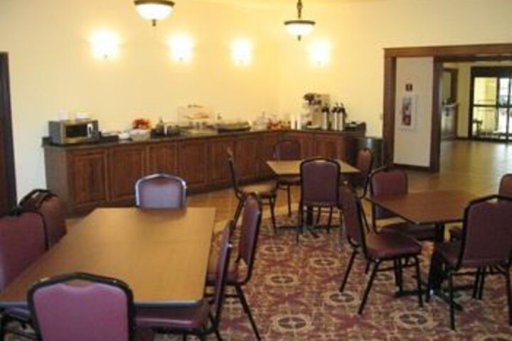 Settle Inn & Suites Linn Missouri