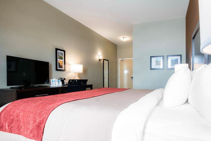 Room 9 of 36