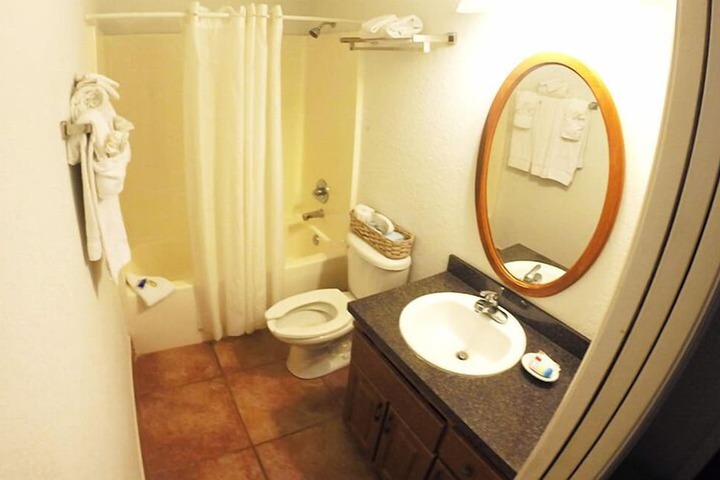 Room 26 of 40