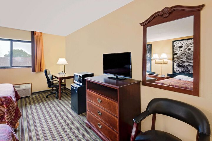 Room 20 of 24