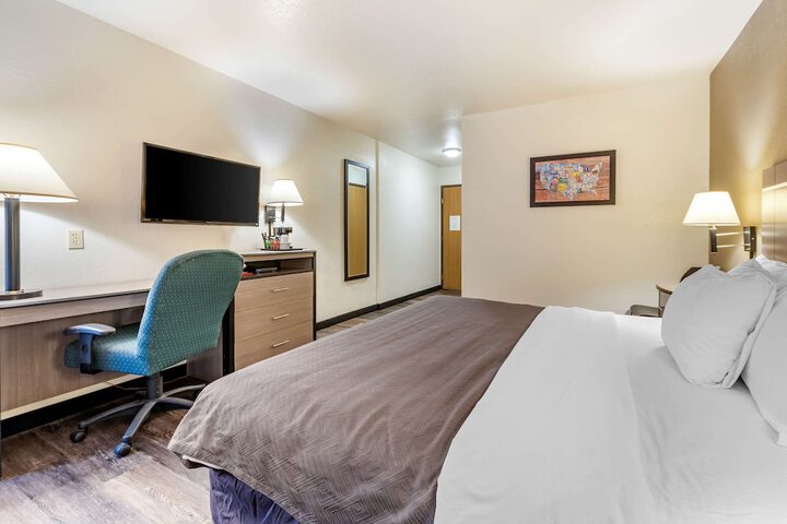 Room 9 of 36
