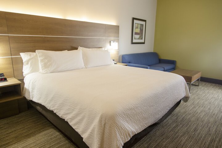 Holiday Inn Express Marshfield by IHG