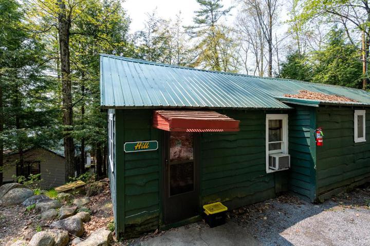 Hide-A-Way Waterfront Cottages
