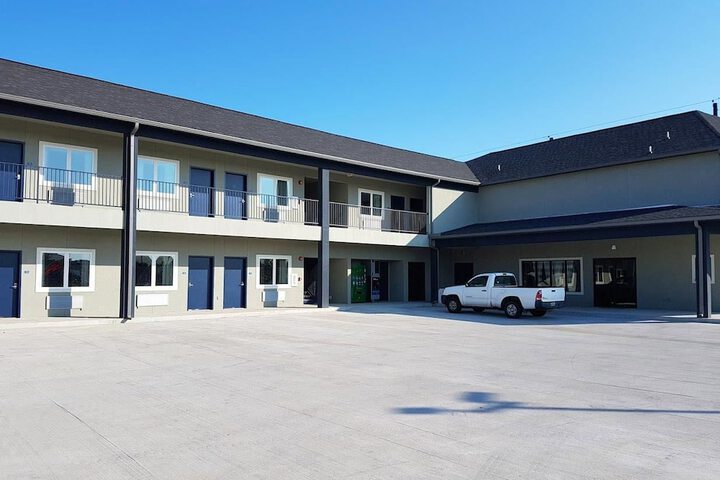 Empire Inn Cypress