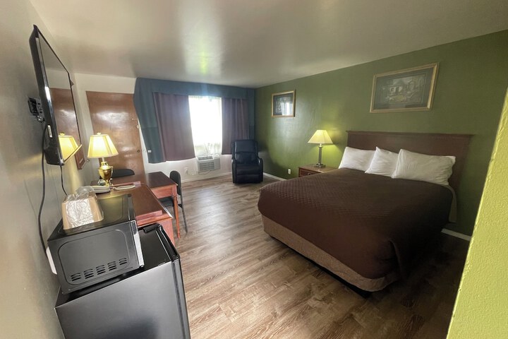 Room 6 of 24