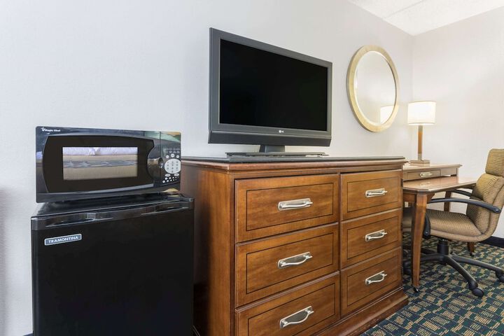 Room 12 of 23