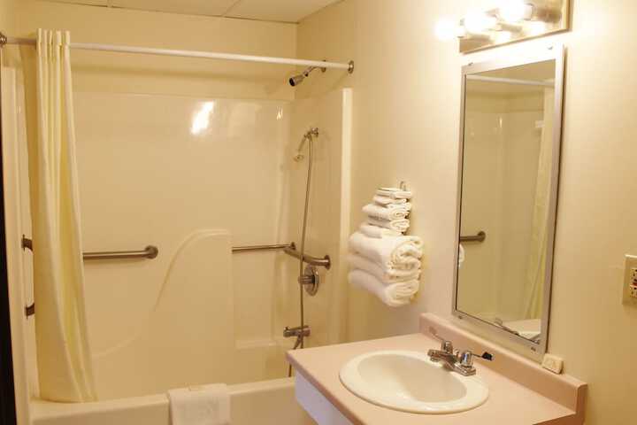 Room 16 of 38
