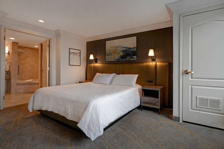 Room 30 of 90