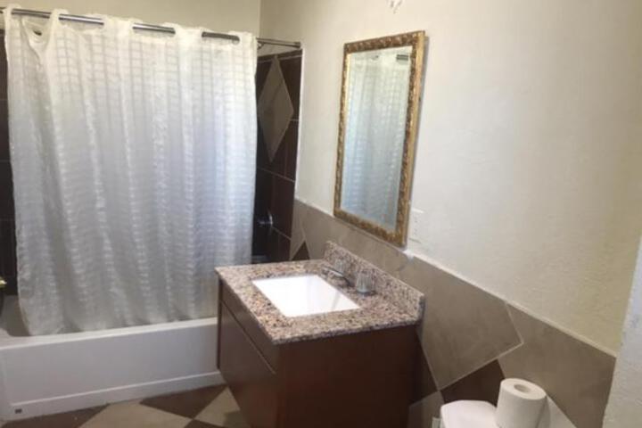 Galleria Inn Montclair / Ontario