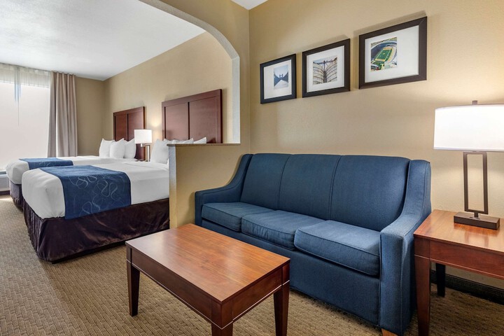 Room 32 of 48