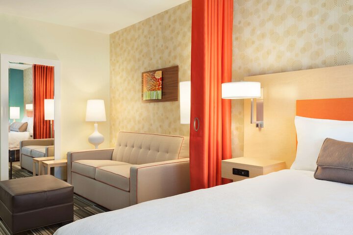 Room 21 of 34