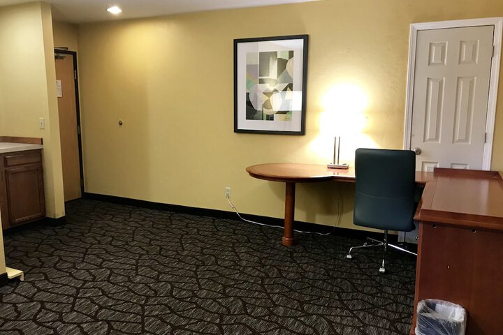 Room 32 of 42