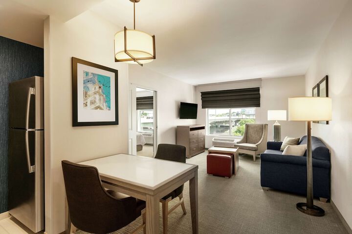 Room 14 of 37