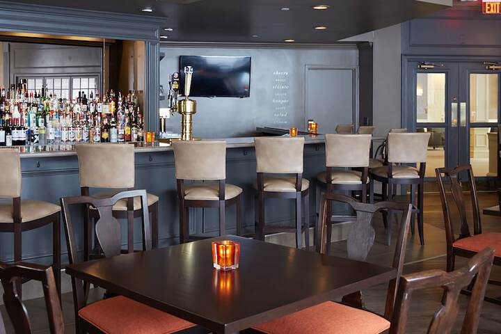 Ethan Allen Hotel