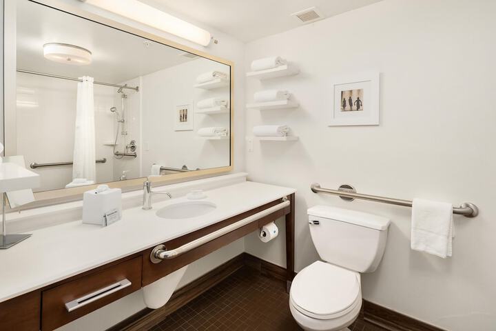 Hampton Inn & Suites Seattle-North / Lynnwood