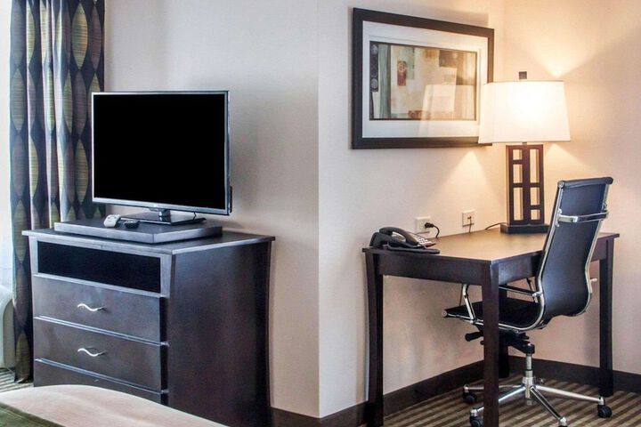Room 8 of 38