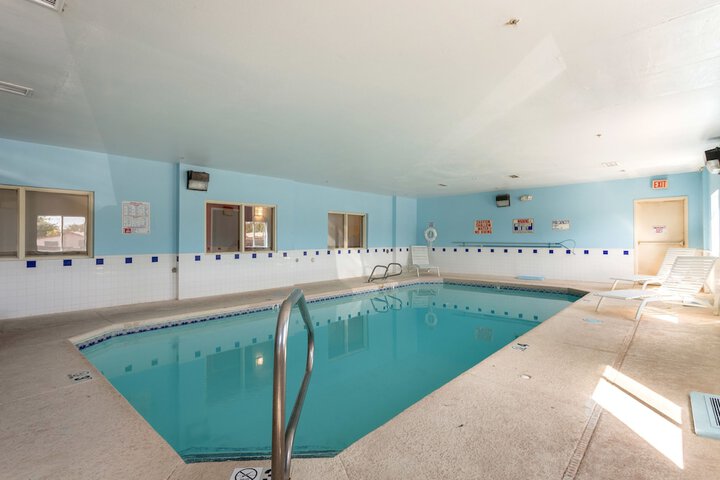 Pool 13 of 35