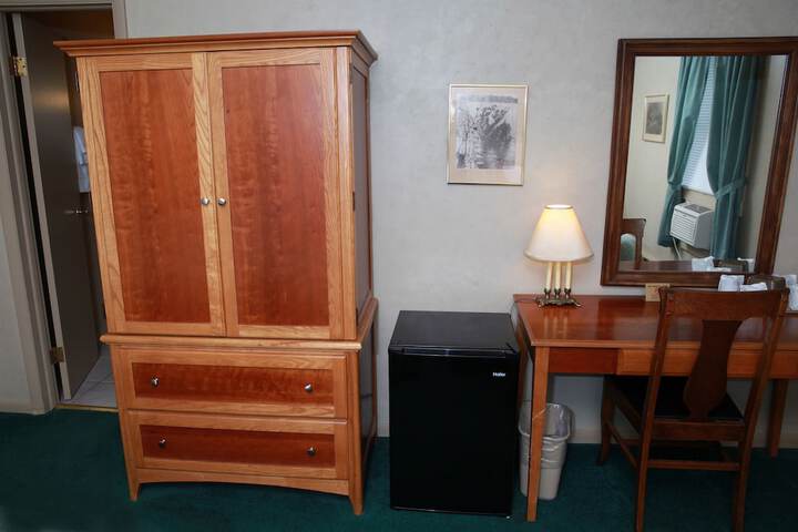 Room 15 of 37