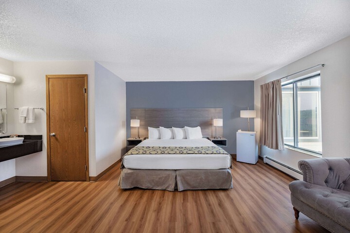 Room 17 of 31